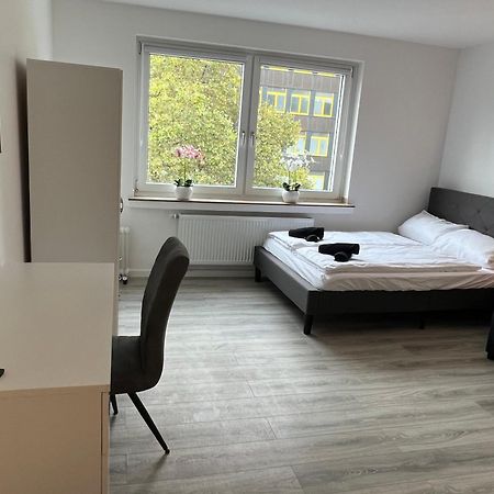 Business Apartment 13 Есен Екстериор снимка