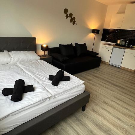 Business Apartment 13 Есен Екстериор снимка