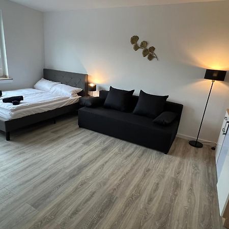 Business Apartment 13 Есен Екстериор снимка