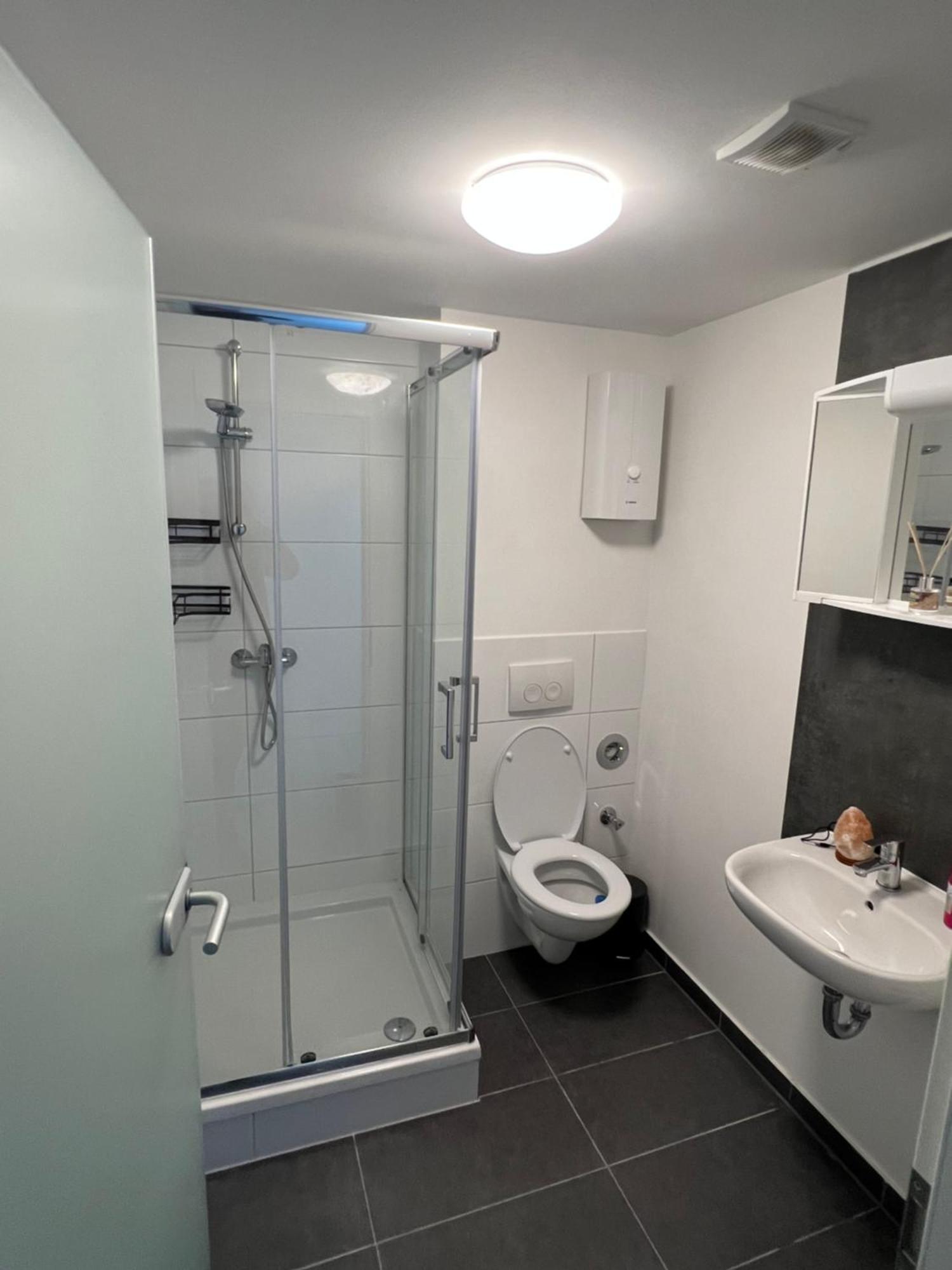 Business Apartment 13 Есен Екстериор снимка